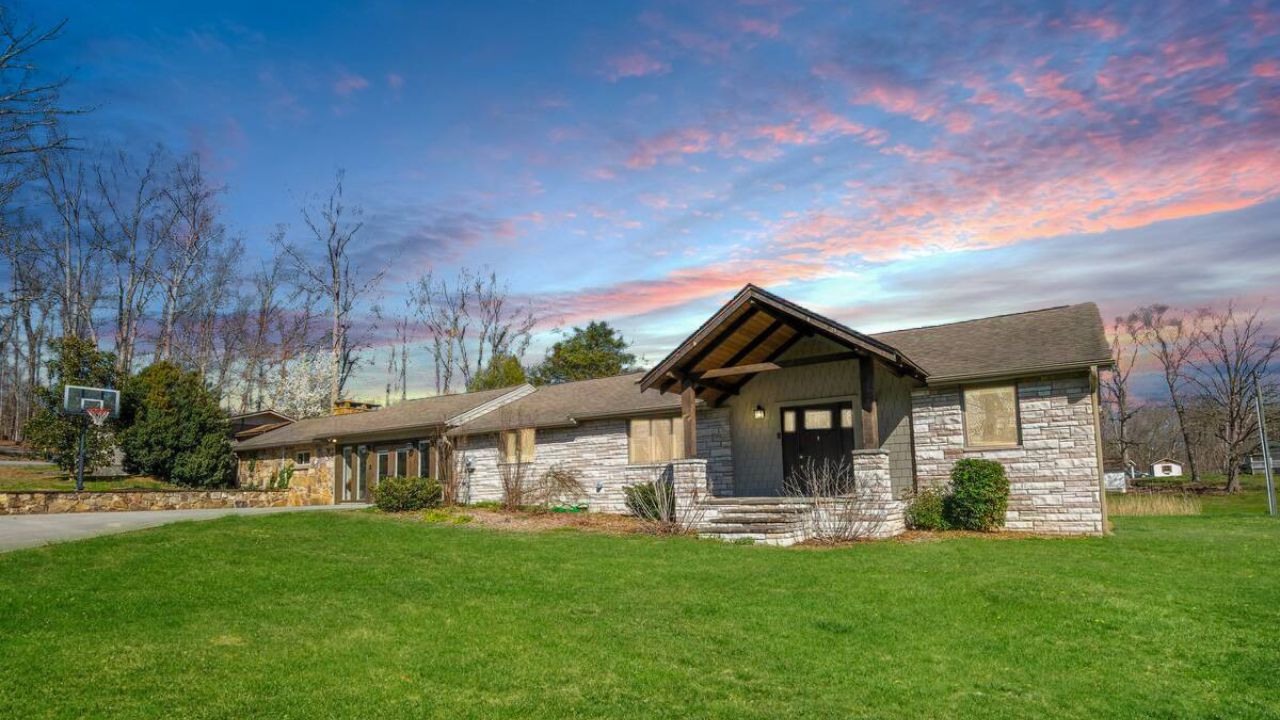 Lady Bug | Pigeon Forge Cabin Rental Lady Bug | Pigeon Forge Cabin Rental
