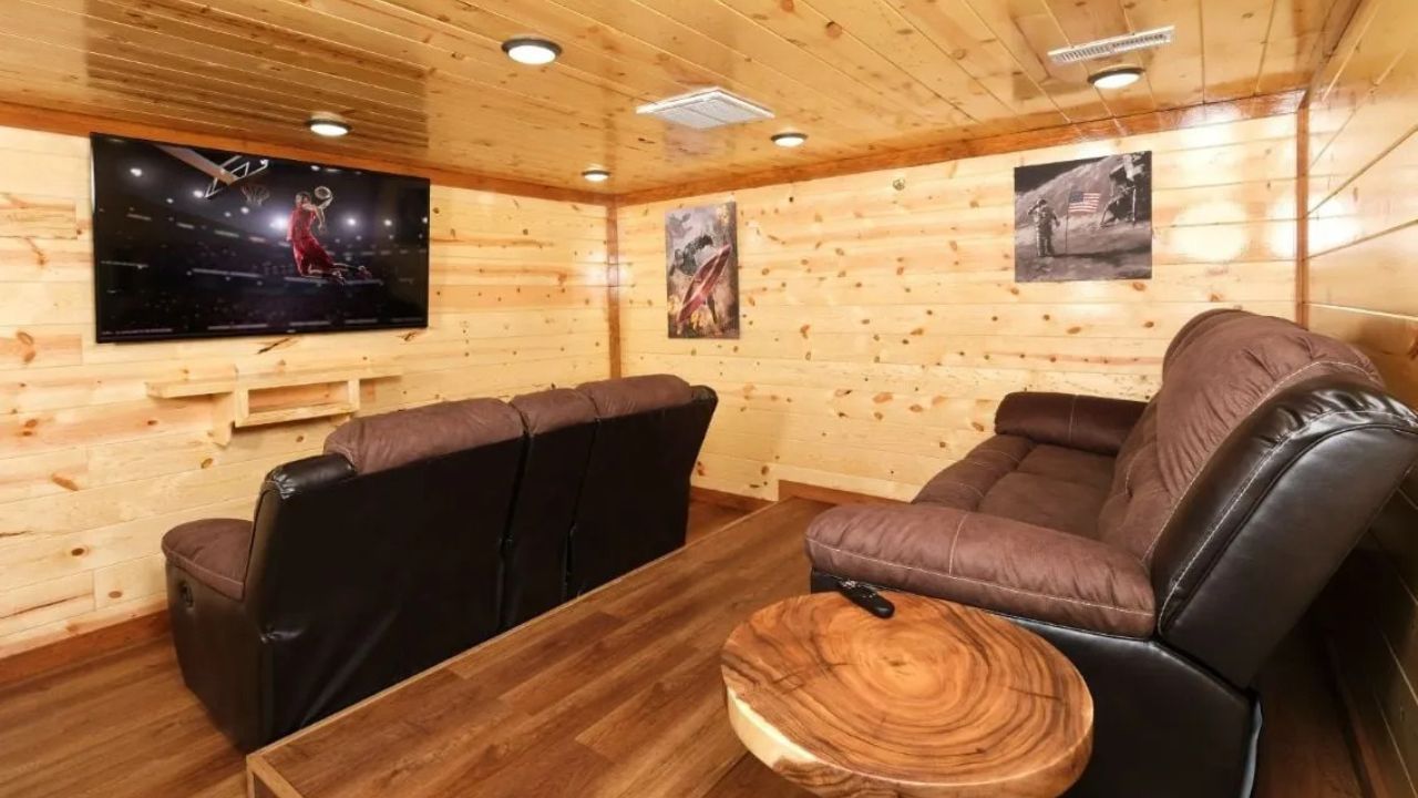 The Best Cabins for Enjoying Cozy Movie Nights This November