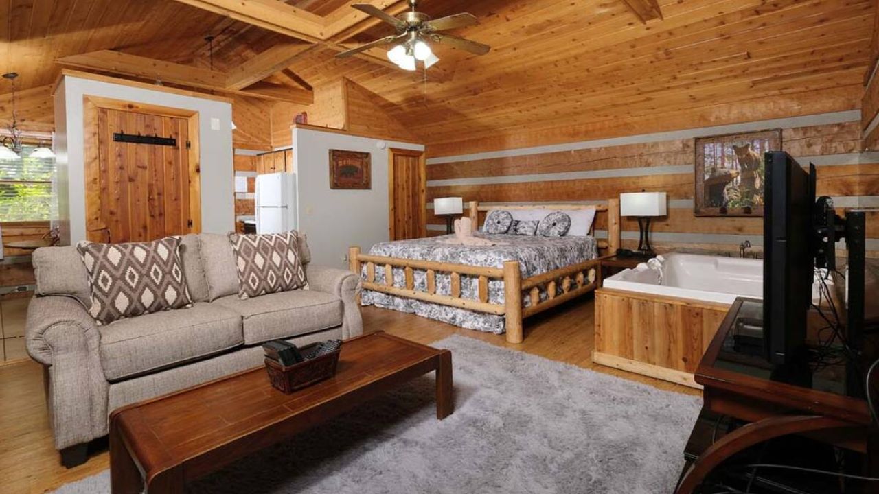 Romantic November Getaways: Top 4 Pigeon Forge Cabins for Couples