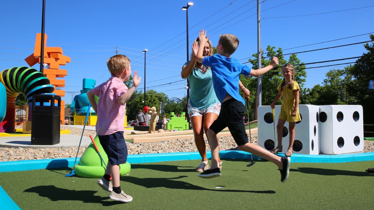 Best 3 Putt Putt Golf Courses in Pigeon Forge