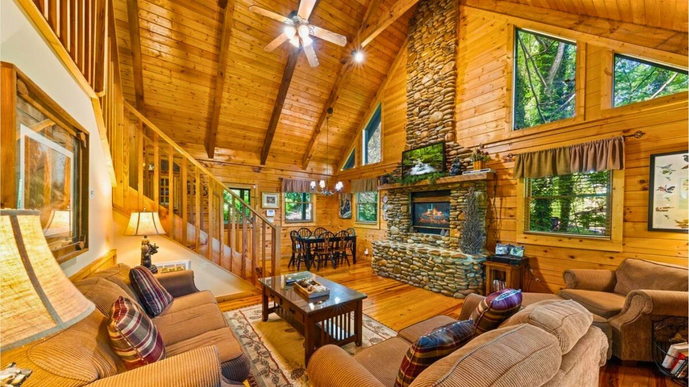 10 Great Cabins Between Gatlinburg and Pigeon Forge