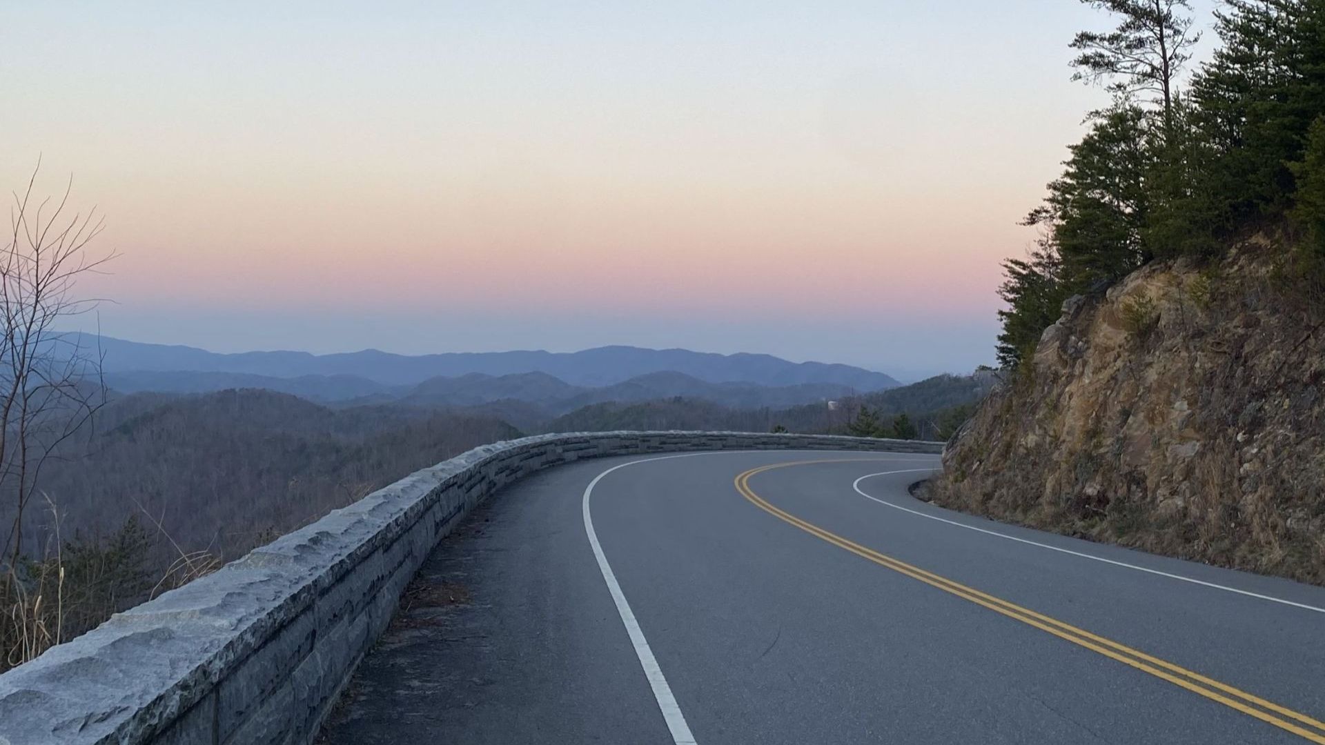 Foothills Parkway: Scenic Drive with Stunning Views in the Smoky Mountains