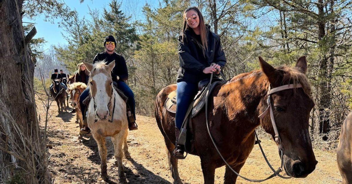 Top 5 Reasons To Go Horseback Riding in Pigeon Forge