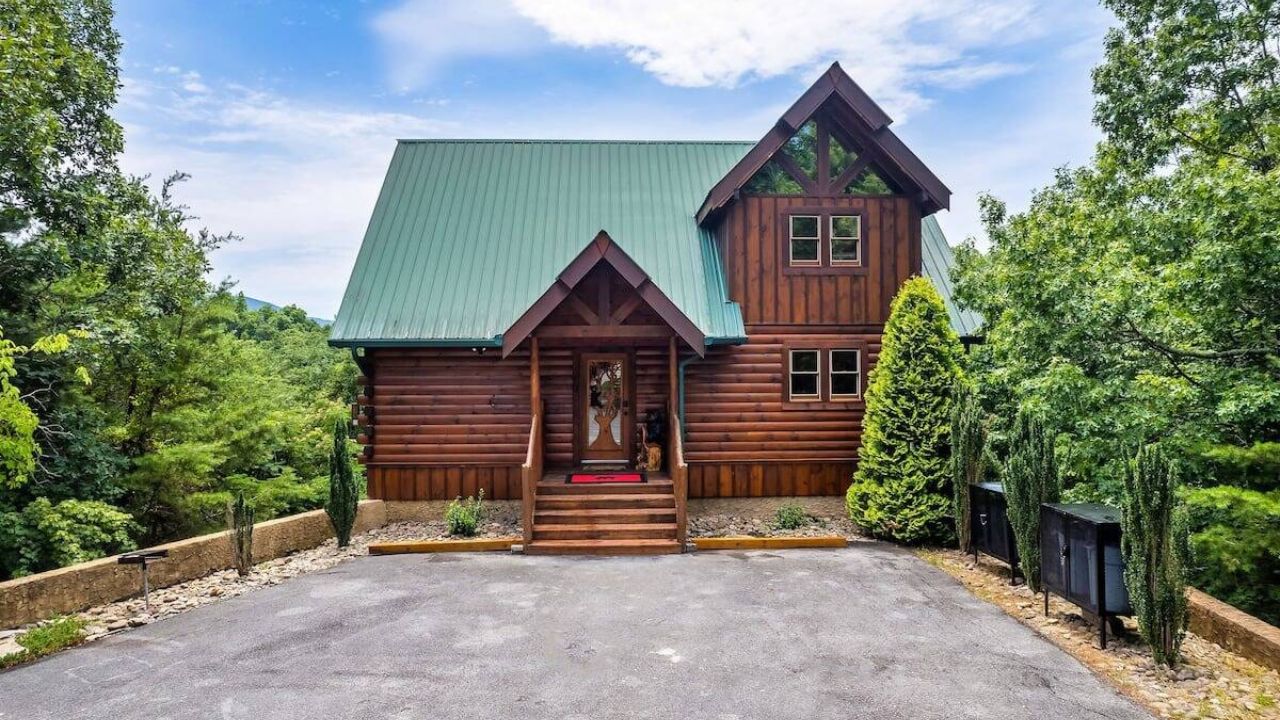 Can't Bear to Leave | Pigeon Forge Cabin Can't Bear to Leave | Pigeon Forge Cabin