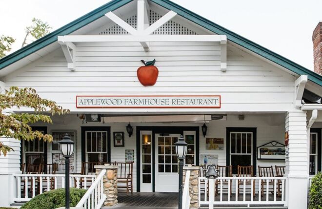 6 Places Where Locals Eat in the Smoky Mountains