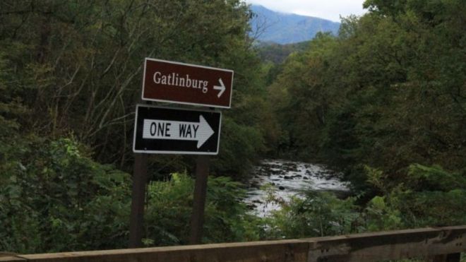 How Far is Sevierville From Gatlinburg?