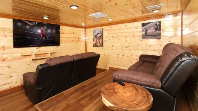 The Best Cabins for Enjoying Cozy Movie Nights This November