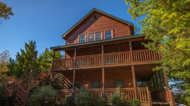Why Our 5 Bedroom Gatlinburg Cabins are a Hit with Guests