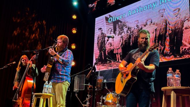 Cabins Near Gatlinburg's Best Live Music Venues