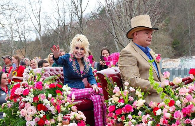How Dolly Parton Shaped Pigeon Forge