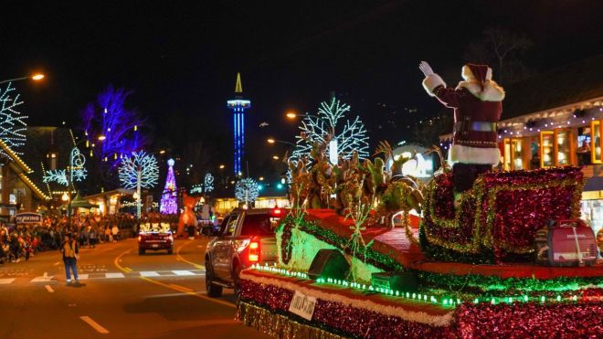 The Top 6 Reasons to Visit Gatlinburg During Christmas