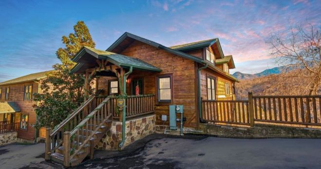 Why Our Pigeon Forge Cabins are Ideal for Your Winter Family Vacation