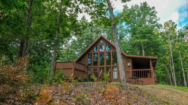 6 Reasons to Choose Colonial Properties for Your Smoky Mountain Cabin