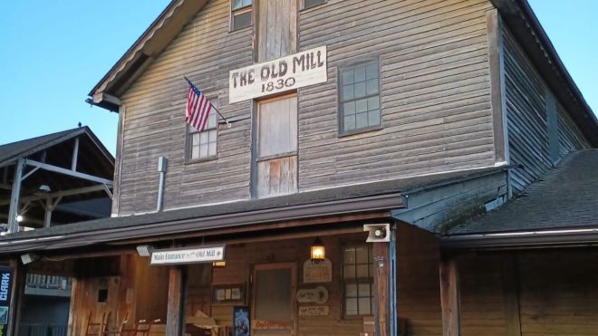8 Unique Shops in Pigeon Forge