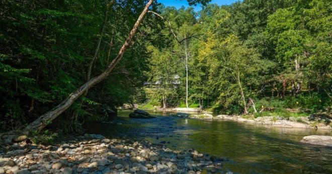 5 Reasons Why Our Smoky Mountain Cabins on the River Offer the Ultimate Getaway