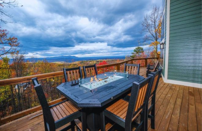 5 Perfect Moments You Can Enjoy by the Fire Pit at Our Smoky Mountain Cabins