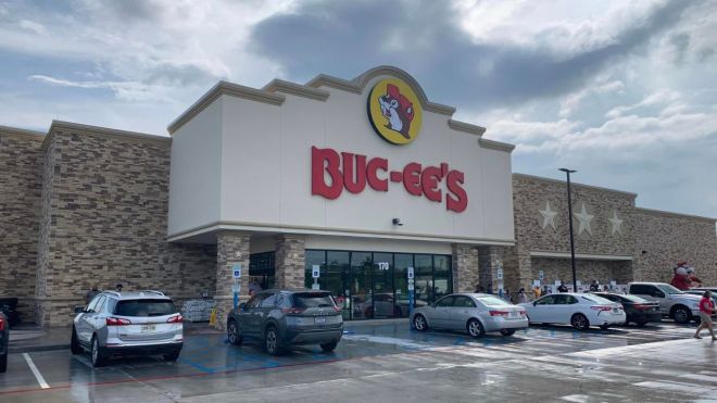 The World's Largest Buc-ee's in Sevierville, Tennessee
