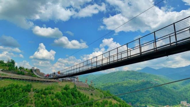Overcome Your Fear of Heights in Gatlinburg