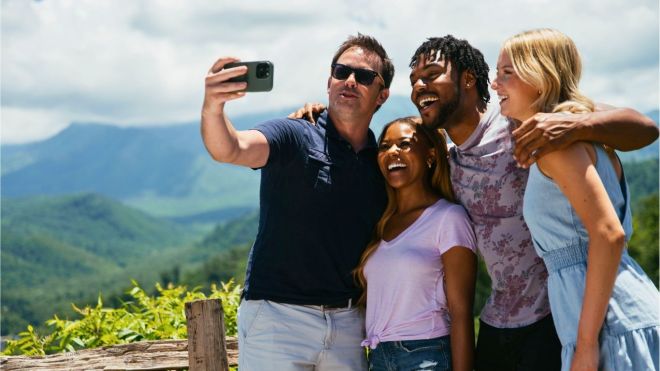 8 Cool Places to Take a Selfie in Gatlinburg
