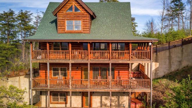5 Reasons Why Colonial Properties is the Best Choice for Large Cabin Rentals in Gatlinburg TN