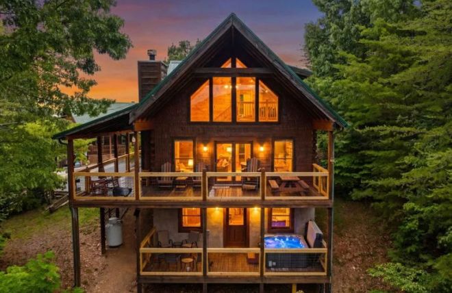10 Essential Tips for Booking a Gatlinburg Cabin Rental