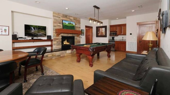 Smoky Mountain Cabins with Recreation Rooms
