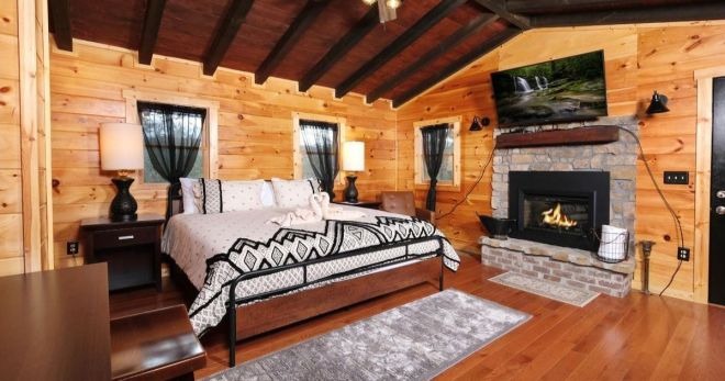 Spend Valentine's in a 1 Bedroom Gatlinburg Cabin