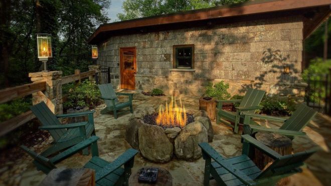Top 8 Restaurants for Your Girls’ Trip in the Smokies
