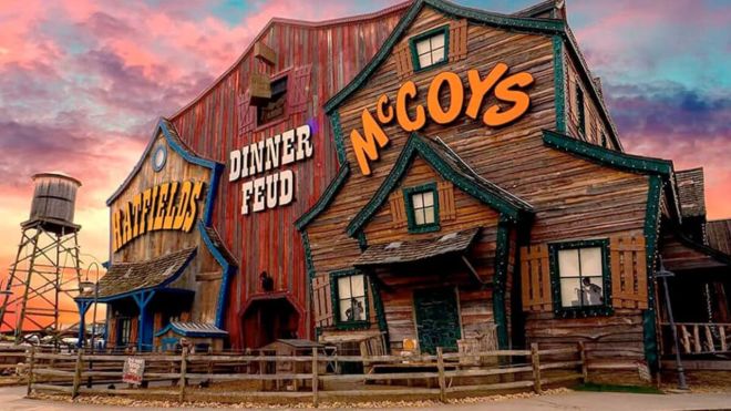 6 Popular Dinner Theaters in Pigeon Forge