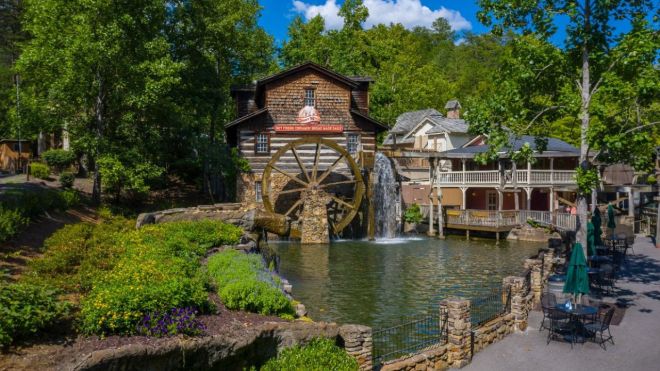 Dollywood Cabin Rentals near the Theme Park