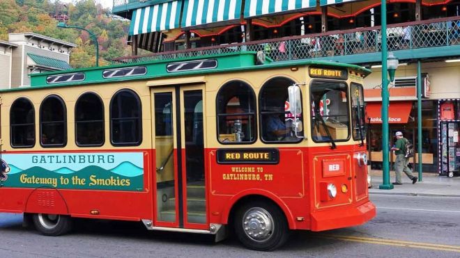 The 3 Best Trolley Routes in Gatlinburg for Seeing the Sights