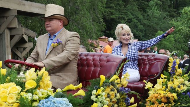 The Best of Dolly Parton in Pigeon Forge Tennessee