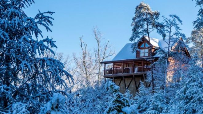 The 6 Best Cabins to Book in the Smoky Mountains This Winter
