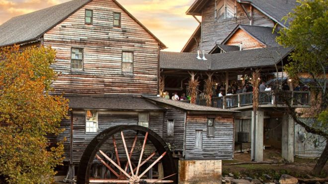 Pigeon Forge Restaurants You Must Try