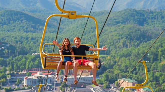 6 Romantic Ideas for Your Gatlinburg Honeymoon
