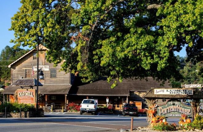7 Best Souvenirs to Bring Home from Your Vacation to Pigeon Forge