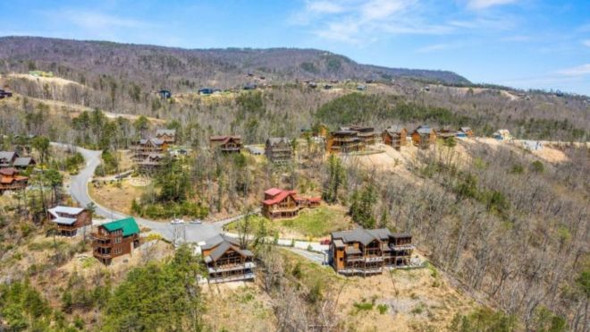 5 Features Groups Love About Our Large Cabin Rentals