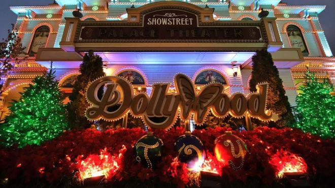 The Best Theme Park Christmas Event at Dollywood