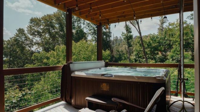 7 Best Gatlinburg Cabins with Hot Tubs