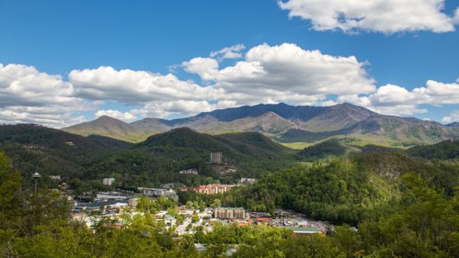 Book a Spring Vacation to Gatlinburg, Tennessee